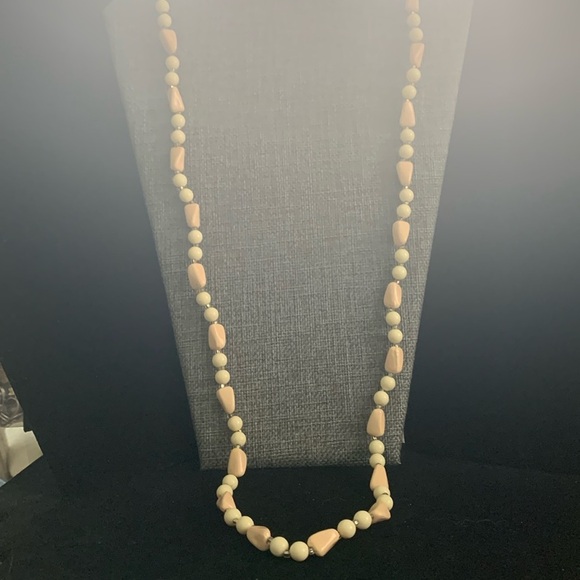 ♥️ Sale 3for$15! Vintage Long Beaded Necklace Light Pink & Cream 34” - Picture 1 of 4